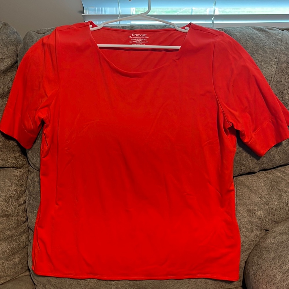 Woman’s short sleeved Chico top